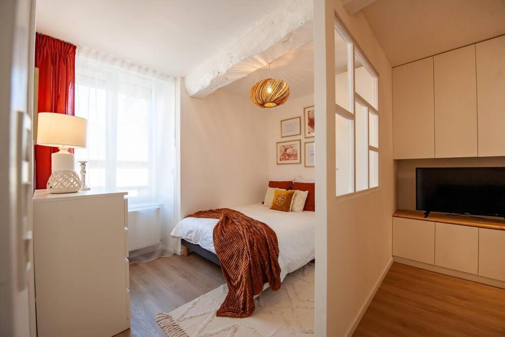 Le Cocoon - Appartement Dans Maison Du Xviieme Siecle Fougères Екстериор снимка